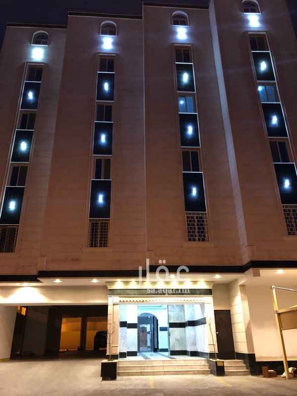 1761099 شقة جديدة ٥ غرف
الموقع مميز جدا
خلف ماكدونالدز
خلف العمارة مباشرة مسجد
موقف خاص
خزان خاص
عداد كهرباء خاص
