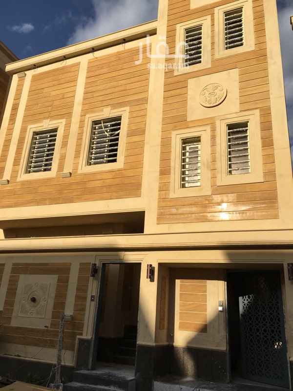 1513767 للبيع شقه دور ارضي في خميس مشيط مخطط الموسي
مكونه من ٦ غرف. وصاله ومطبخ ومستودع و٤دورات مياه
التشطيب راقي جداااا
السعر 520 الف
للتواصل 0536528000