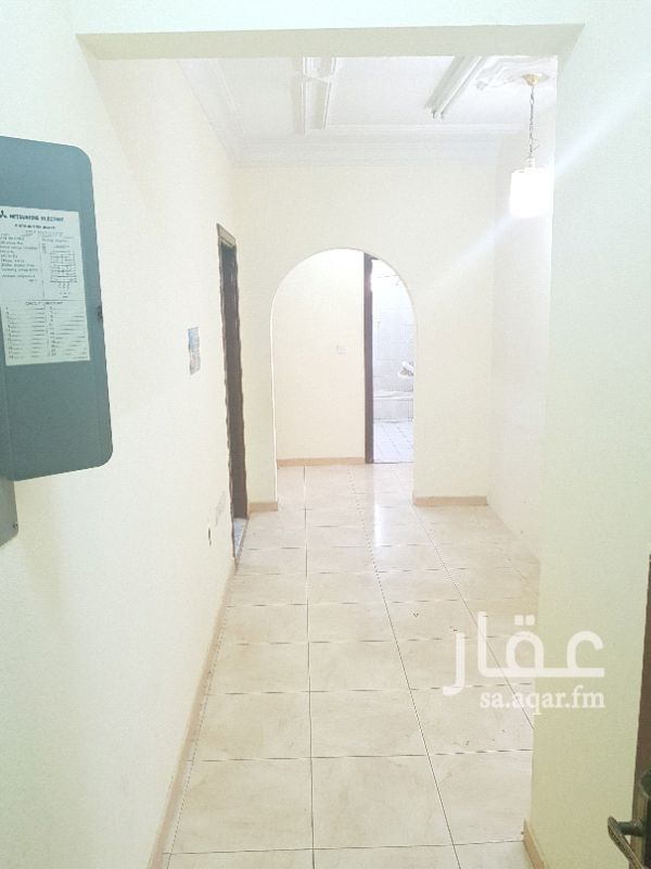 749989 مكتب للايجار بحي القدس شارع الأمير سعود الكبير بين مخرج ١٠/١١ أربع غرف و٢ حمام ومطبخ ومكيفات راكبه