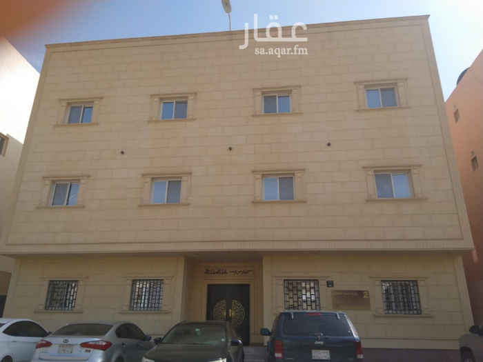 1390606 شقة في حي الضباط شارع الفرزدق تحتوي على 4 غرف وصالة وحمامين ومطبخ راكب ومكيفات راكبة الشقة نظيفة ويوجد بالعمارة مصعد وجميع الخدمات قريبة منها والصور توضح نظافة الشقة وعلى الواقع انظف السعر 38000 ريال قابل للتفاوض البسيط للاستفسار شركة فيتو المحدودة 0536665152