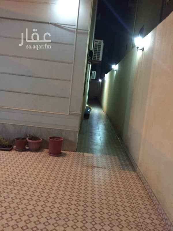 1512549 فيلا للايجار ملحق مجلس ومقلط وصالة وجلسة حريم وغرفة كبار سن فوق الدور الاول ٦ غرف نوم وغرفة شغالة وغرفة غسيل ملابس السعر قابل للتفاوض