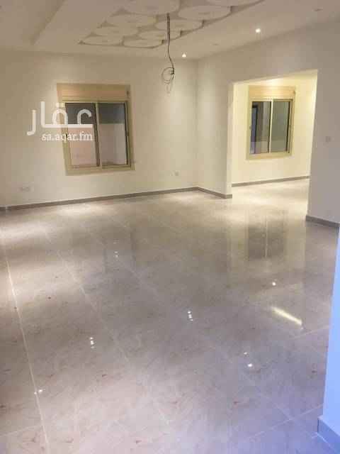 1752257 فيلا للايجار فى حى البساتين ٣ تتكون من دورين وملحق
