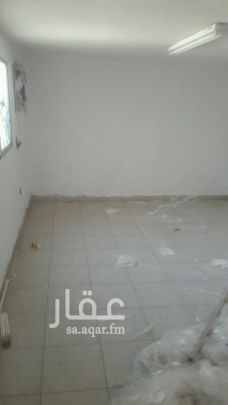 1288652 ملحق علوي للايجار غرفتين ومطبخ وحمام عداد كهرباء مشترك مع شقه صغيره المطبخ غير راكب يوجد واحد مكيف راكب