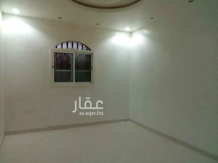 1559493 تتكون من مجلس رجال كبير . مدخل نساء . صاله . مطبخ . ثلاث غرف نوم .. 3 حمامات