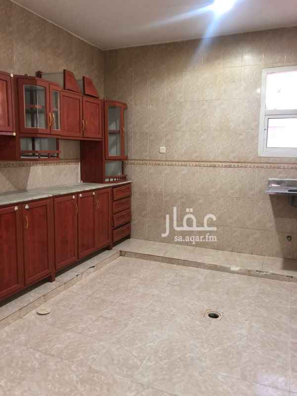 1511493 لها مدخلين والمطبخ راكب والمكيفات راكبه