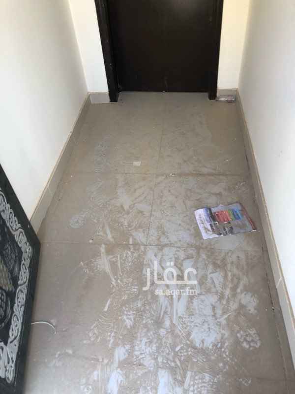 1293912 غرفة سايق مع دورت مياه للايجار شهري ٧٠٠
او دفعه سنه ٦٠٠٠