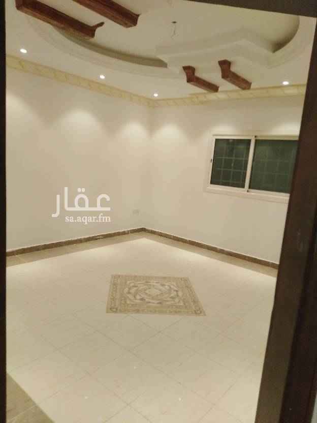 1703653 شقة فى فيلا بحي الربيع
مكونة من :_
غرفتين نوم
مجلس
صالة
دورتين مياه
مطبخ راكب
مكيفات اسبيلت راكبة
شقة نظيفة جدا