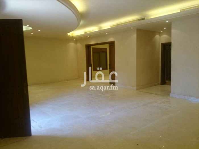 1068936 فيلا في حي الشاطى ٣ مخطط النورس شارع ٢٠ جنوبي نظيفه 🔴🔴🔴🔴جدا مساحتها ٥٢٥م أرضيات رخام تكييف مركزي مسبح ٤ اجنحه نوم مطبخ كبير الدور الأرضي صالون و سفره و صالون داخلي كبير و حمامين المطلوب ٥٥٠٠٠٠٠ تفاوض🔴🔴