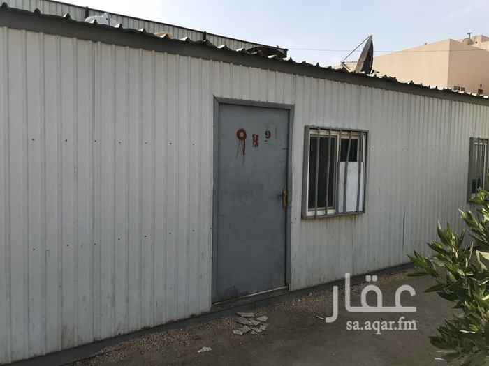 1310812 ﷽
غرف عمال للايجار شهري او سنوي عبارة عن كرفانات مكيفه ودورات مياه ومطابخ مشتركة
المويه علينا والكهرباء على المستاجر