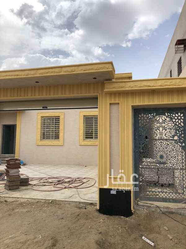 1585258 دور مستقل جديد للبيع
اربع غرف نوم ومجالس وصالات
وحوش بمدخل سياره
ثلاثه خزانات
شغل طيب وتشطيب راقي