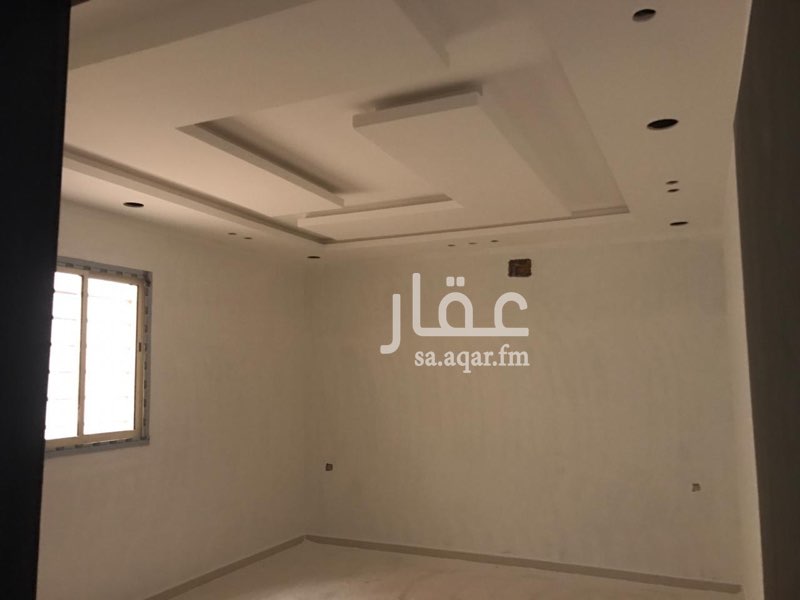 1649989 دور على ارض 600 مستقل
موسس لثلاثه ادوار
خزانين كبيره
مع حوش ومشب
واجهه حجر
تشطيب راقي