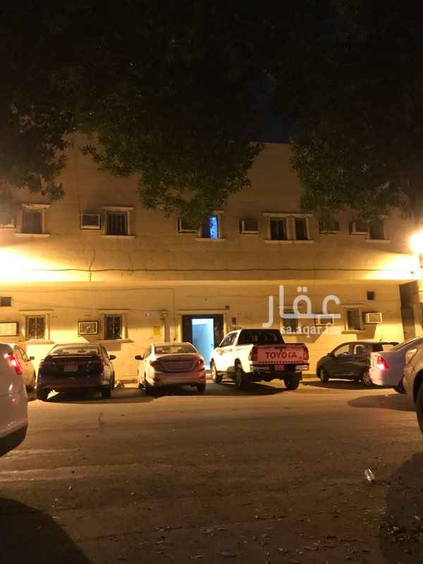 1759007 الشقة فيها ثلاث طوابق
الطابق الارضي صالة ومطبخ ودورة مياة
الطابق الاول غرفتين وصالة ودورة مياة
الطابق الثاني غرفة ودورة مياة وسطح
المراسلة عن طريق الواتس اب على الرقم 0537574000