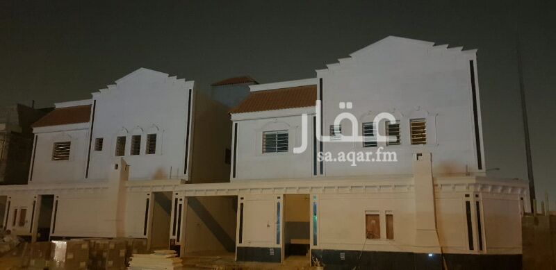 1506801 فلل بالعزيزية مخطط اللؤلؤة موقع متميز وتصميم مميز وتشطيبات راقية
الدور الأرضي عباره عن : مشب خارجي ومجلس ومقلط وصاله ومطبخ و 3 حمام و 3 غرف نوم
الشقق عبارة : مجلس وصاله و 2 حمام ومطبخ وغرفتين نوم