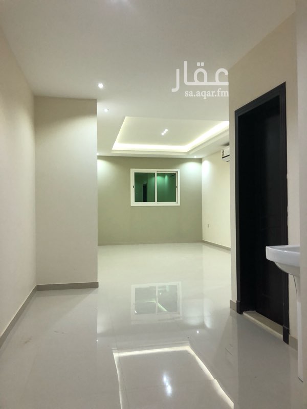 1506410 للإيجار شقة بحي النرجس شارع الديوان
عمارة سكنية
٣ غرف نوم (غرفة ماستر)
٣دورات مياه
مجلس
وصالة
ومطبخ
المكيفات والمطبخ راكبة
