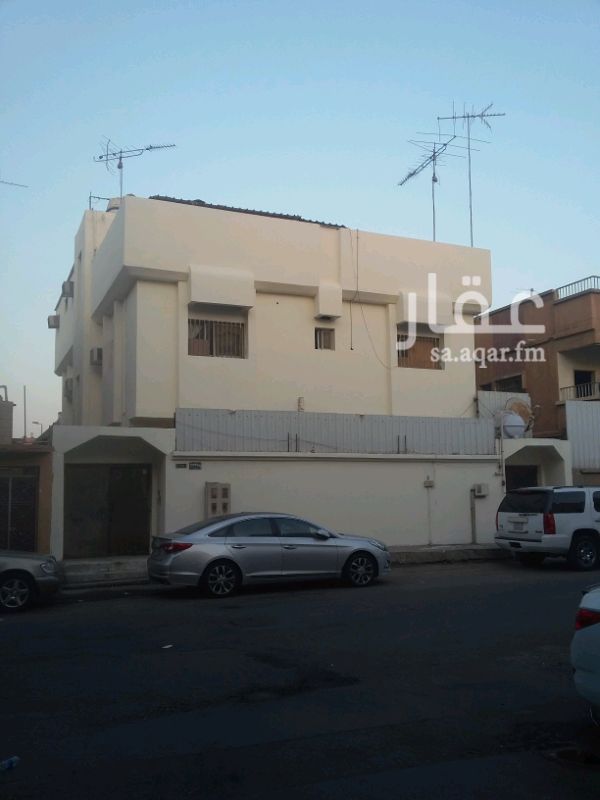 1292691 بيت للبيع يقبل الشراء عن طريق البنك عبارة عن دورين وملحق مساحة 266 متر على شارع 12 غربي وشارع 8 شرقي دخله السنوي 45 ألف، للبيع ب 650 ألف قابل للتفاوض . للتواصل واتس او اتصال
