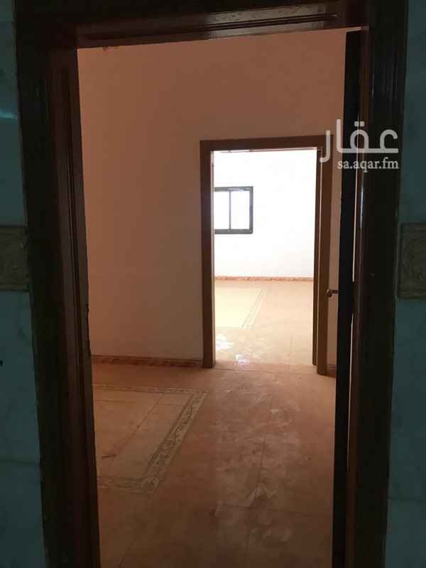 1763904 شفة ٣ غرف وصاله كبيره وواسعه ونظيفه دور الاول في عمارة
موقعها ممتاز واكثر من ممتاز في عمارة