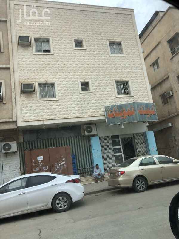 1580288 عمارة تجارية للبيع وسط الرياض
على شارعين شارع تجاري غربي
وشارع فرعي جنوبي
الموقع/شارع الشيخ عبداللطيف بن ابراهيم
حي جبره بالقرب من المحكمه العامه
المساحه ١٥٢ م
العمر ١٤ سنه تقريبا
الواجه حجر
بها (٦) شقق و(٢) محلات تجاريه
وبها (٨) عدادات كهرباء عداد واحد ماء
الدخل 72