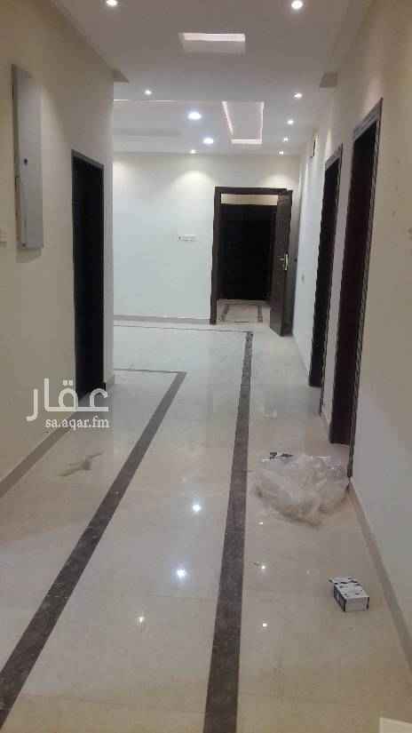 1514377 دور ارضى يتكون من مدخل سيارة وحوش و مجلس ومقلط وثلاث غرف نوم وثلاث دورات مياه مطبخ راكب بدون مكيفات
بدون غرفة سايق ولا خادمة عمر الدور ٣سنوات