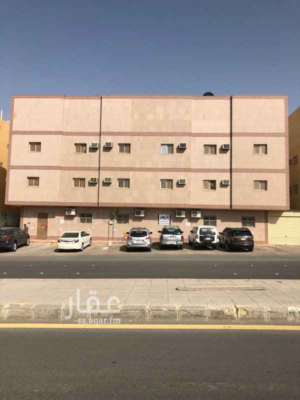1364131 الشقه مجدده ونظيفه جدا ومكونه من مجلس وصاله وغرفتين نوم ودورتان مياه ومستودع صغير وموقف سياره بالبدروم وقريبه من جميع الخدمات