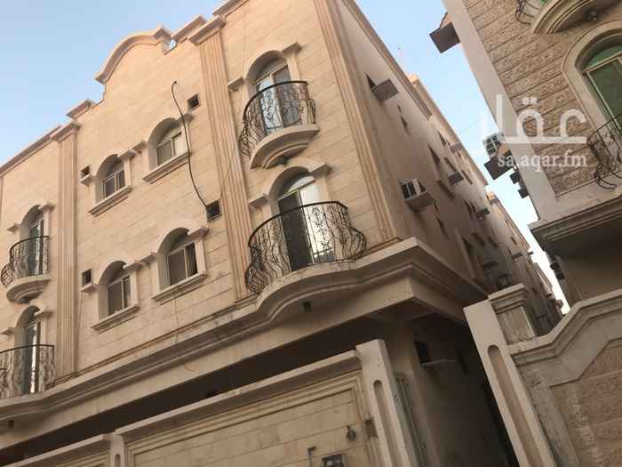 1501627 عماره لقطه في البابونيه الموقع ممتاز موصفات العماره ١٤شقه من عرفتين وصاله وحمام ومطبخ العماره فاضيه متوقع الداخل ١٧٠ الف مطلواب مليون و٦٠٠ الف للمعاينه الاتصال ٠٥٣٨٠٧١٤٨٨ ابوندي الهامور