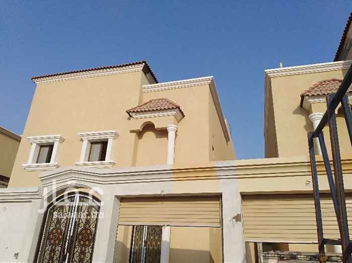 1171802 فيلا للايجار بحي الدوحه الجنوبيه جديده مكيفه مطبخ راكب مكونه من
الدور الأرضي.
مجلس رجال @مجلس حريم @صاله @غرفه طعام @مطبخ
الدور العلوي..
4 غرف نوم منهم اثنان ماستر @صاله
الملحق.
غرفه شغاله @غرفه غسيل