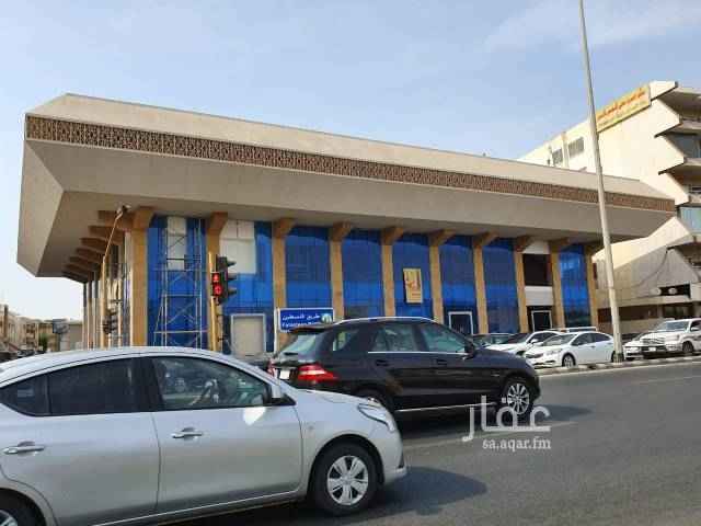 1733590 معرض يفتح مباشره على شارع فلسطين بجوار فندق الحمراء