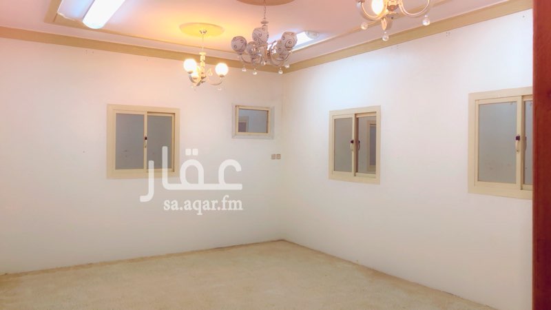 1462731 شقة دور علوي لها مدخل وخزان ماء مستقل