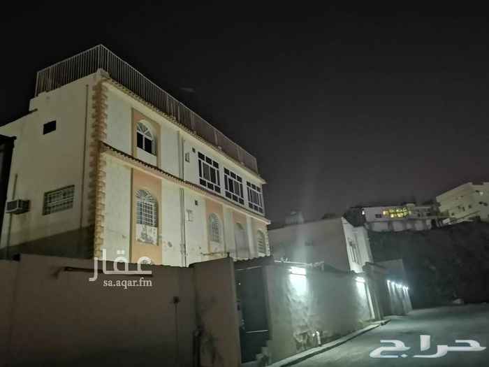 1489906 بيت مسلح في كيلو 14 الجنوبي بوثيقه مكون من دورين وملحق مساحة البيت 20 في 22<br>الدور الاول خمس غرف ومطبخ وثلاث حمامات وصاله<br>والدور الثاني خمس غرف ومطبخ وثلاث حمامات<br>والملحق مجلس مساحته خمسه في تسعه<br> وغرفه ومطبخ وحمام <br> يوجد غرفه وحمام للسواق<br>اثنين خزان كل واحد يتسع 19 طن<br>اثنين عداد كهرباء كل عداد 100 امبير<br>بوابة كهربائيه تسع ثلاث سيارات<br><br>المطلوب 650 صافي <br>
