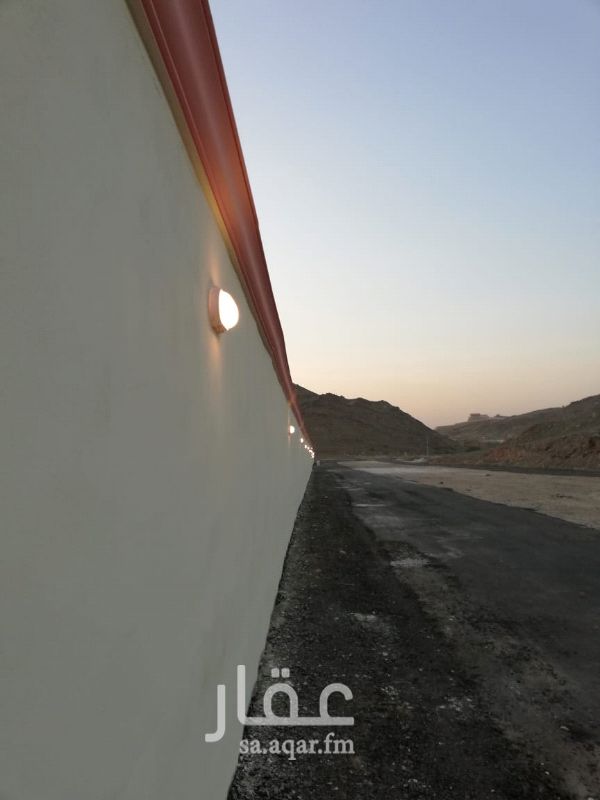 1095852 حوش للايجار مسور فيه كهرباء وصرف صحي وماء .. متوفرة جميع الخدمات مساحته ١٣.٥٠٠ م .. يكون العقد مدة طويلة
للاستفسار راسلني على الواتس اب او اتصل علي
ابو عادل/ ٠٥٤٦٨٠٠٦٢٤