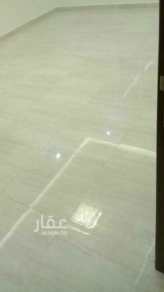 1488133 شقه في العزيزيه الأصداف التصميم ممتاز وجديده أول ساكن تتكون من أربع غرف وصاله وغرفه معاء ماستر روم. مدخلين ولي للإستفسار الإتصال على الرقم 0538371060