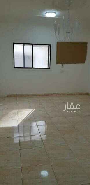 1695779 التواصل مع المالك مباشرة
الشقه عباره عن غرفتين نوم مع صاله كبيره
تركيب المطبخ على حساب المالك
خدمه الفايبر متوفره من شركه موبايلي