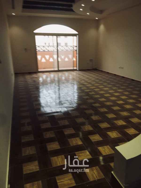 1577875 فيلا مميزه للايجار بحي النعيم
به مطبخ ومكيفات مجدده بالكامل