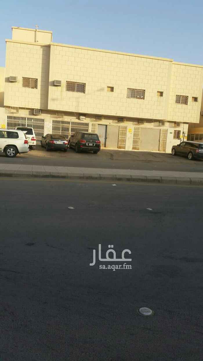 1647471 اربعة محلات تجارية للإيجار شارع عثمان بن عيسى المساحه 100م مبلغ الإيجار 40الف ريال