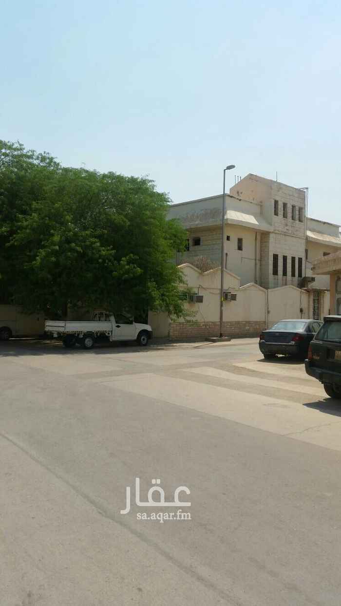 1703590 يوجد لدينا فيلا للايجار بحي الملز شارع الكهرباء تصلح مقر مؤسسة أو مستودع مع سكن للعمال الفيلا تااجر بحالتها الراهنة السعر 60 الف