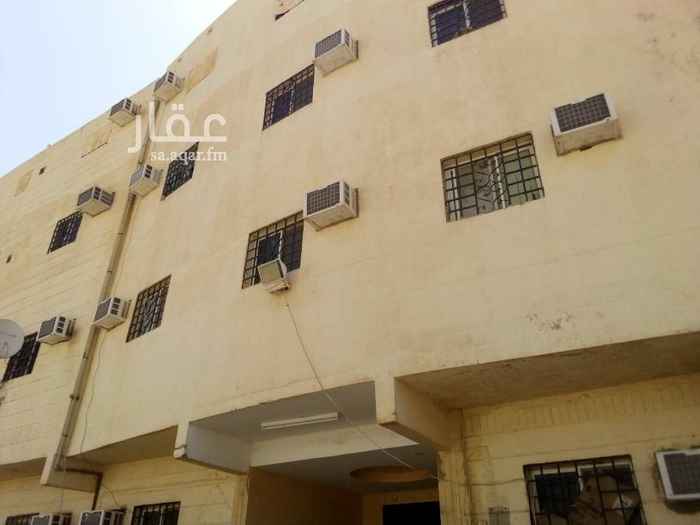 1704364 عماره سكن عزاب للايجار يوجد بها ٣٠شقه للايجار من غرفه وصاله وغرفتين وصاله وغرفه وحمام المكيفات والمطابخ راكبه الاسعار حسب عدد الغرف نرحب بالشركات والمؤسسات والافراد