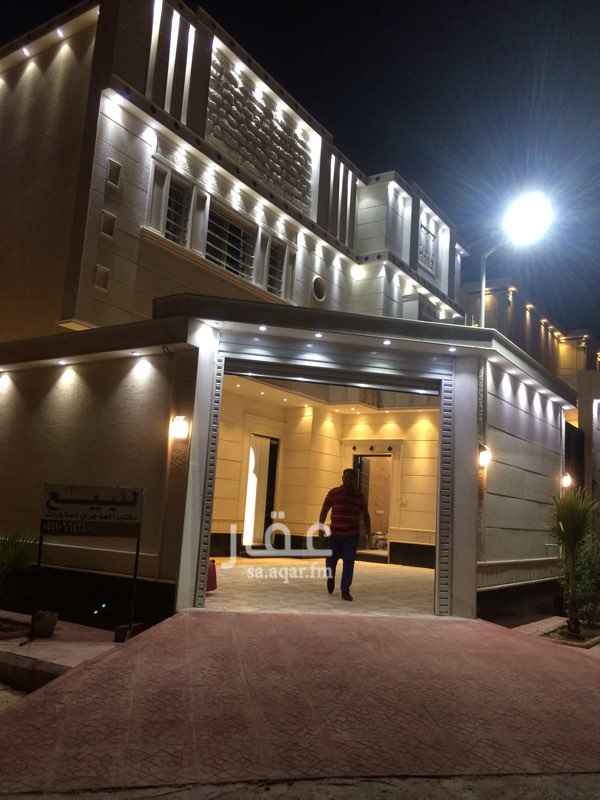1118495 العقار عباره عن دور ارضى وشقتين
على شارعين شغل شخصى ممتاذ مره
موقع العقار الرياض نمار حى طويق
الدور الارضى مكون من
ثلاث غرف نوم مع المغاسل ودوره المياه
مجلس نساء مع صاله مع الغاسل ودوره المياه
ومدخل خاص لنساء
مجلس رجال مع مقلط مع الغاسل ودوره المياه
مطبخ مع مستودع حق المطبخ
مع مدخل سياره ومشب
لتواصل واتس او جوال
0538574647
0536988189