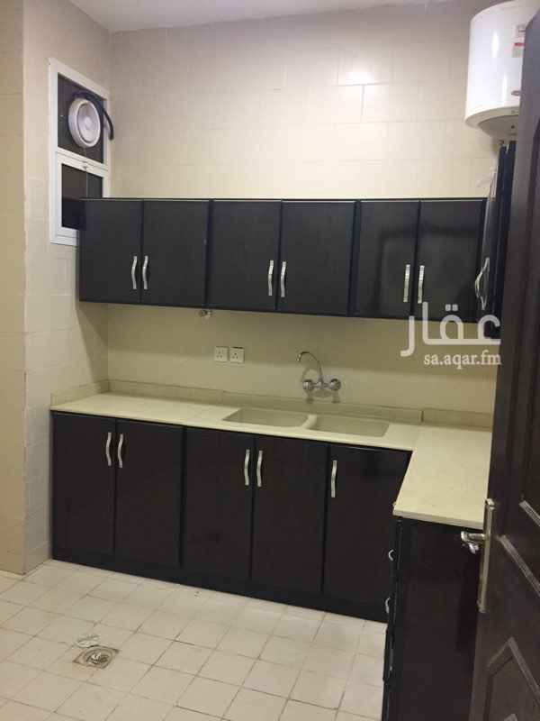 1288504 غرفه وصاله مطبخ ومكيفات راكبه يوجد حارس للعماره .نظافه العماره اسبوعيا ## الرجاء التواصل عبر الوتس 0538701000