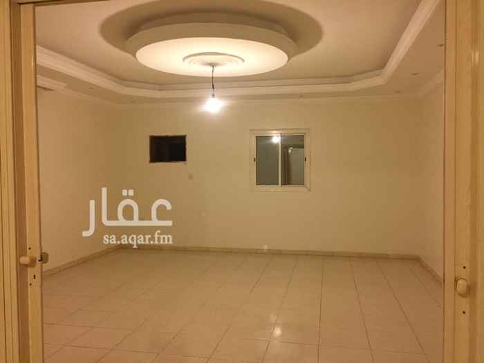 1207564 شقة للايجار بمخطط الحرمين ١
مساحة ٢٨٠ م تقريبا
٦ غرف ( ٤ غرف النوم متوسط مساحاتها ٤ ف٥ ) + مجلس ٨ ف٥ + مقلط ٦ ف٦ + صالة ٧ ف٤,٥ + مطبخ ٤ ف٤
الايجار السنوي :٣٤,٠٠٠ دفعتين.