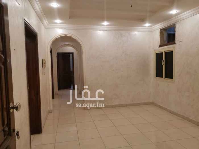 1465946 شقة للايجار ب مساحة واسعة وتقسيمه مرتبه
بحي الحرمين شمال أسواق المزرعة
عبارة عن 4 غرف موزعة الى(ثلاثة نوم ومجلس) _مدخلين _صالة جانبية _مطبخ كبير عربي __3 دورات مياه _موقف خاص وخزان مستقل _الدور الرابع
الايجار السنوي /20,000
