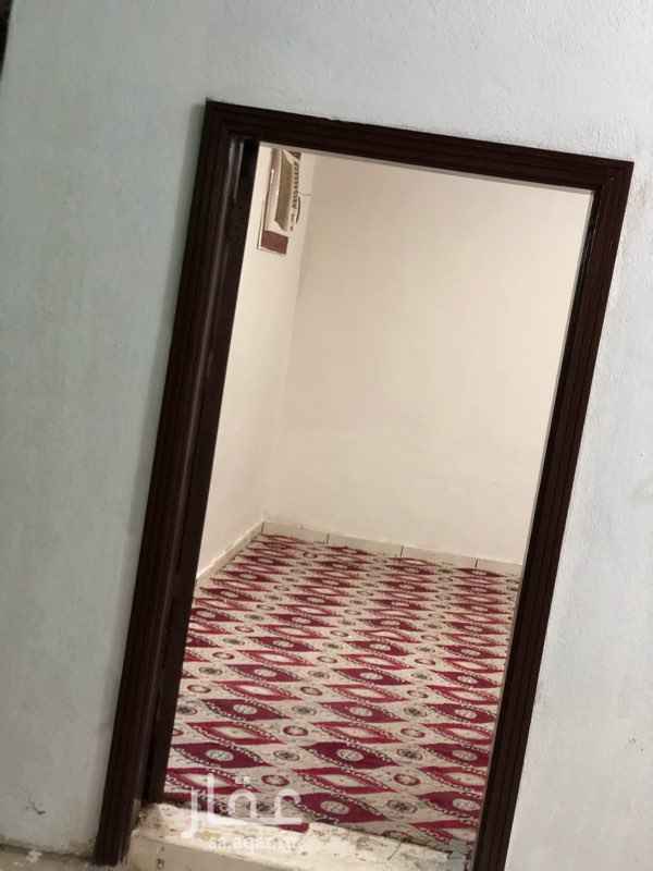 1567076 يوجد غرفه خارجيه موثثه بمكيف