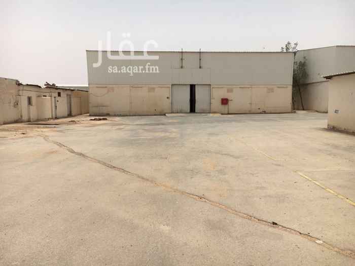 1118763 شركة العودة العقارية
للايجار موقع للشركات : يتكون من
1- مستودعين مساحة 1200 م
2 - مكاتب عدد 15 مكتب
3- سكن موظفين 30 غرفة مخدمة
4- حوش اسفلت للموقع مساحة 4000 م
5-مسجد
6- ثلاجات تبريد وتجميد عدد 2 مقاس 10*6
7-غرفة حارس
8-مكان ورشة لصيانة السيارات وتغير زيوت
9-يتوفر بير مياه لخدمة الموقع
الموقع : بريدة -حي الرحاب -بجانب مستودع كوكاكولا
للاستفسار 0559203999