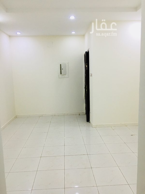 1626296 شقه عزاب فاخره للايجار ع-الخلف
الشقه تتكون من غرفه صاله ومطبخ وحمام
مكيفات ومطبخ راكبه
تسهيل في دفعة الايجار كل 3 اشهر
او شهري ب 1300
شقه جديده بالكامل