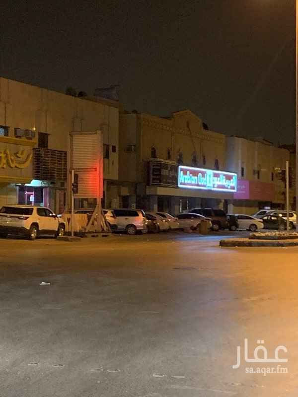 1430537 ع شارع الكهرباء وقريب من جميع الخدمات الجيران جدا ممتازين وجميعهم عوائل واطفال لا يوجد ولا يوجد ازعاج الشقة بها سطح مشترك.
