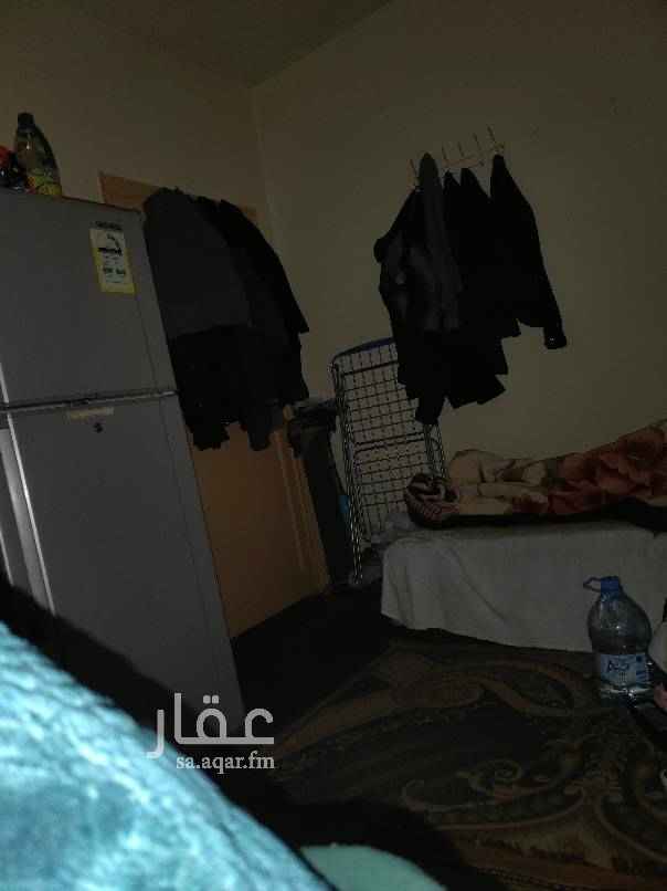 1503491 #سكن_عزاب
موجود غرفه (للمشاركه) بشقه مكونه من 4 غرف وحمامين ومطبخ وجميع سكان الشقه علي خلق موجوده في شارع العليا العام بجانب شارع التحليه امام بنك سامبا وفندق نارسيس مع شاب مصري للايجار 3 اشهر ب 875 ريال شامل المياه بدايه من للتواصل
0590345873