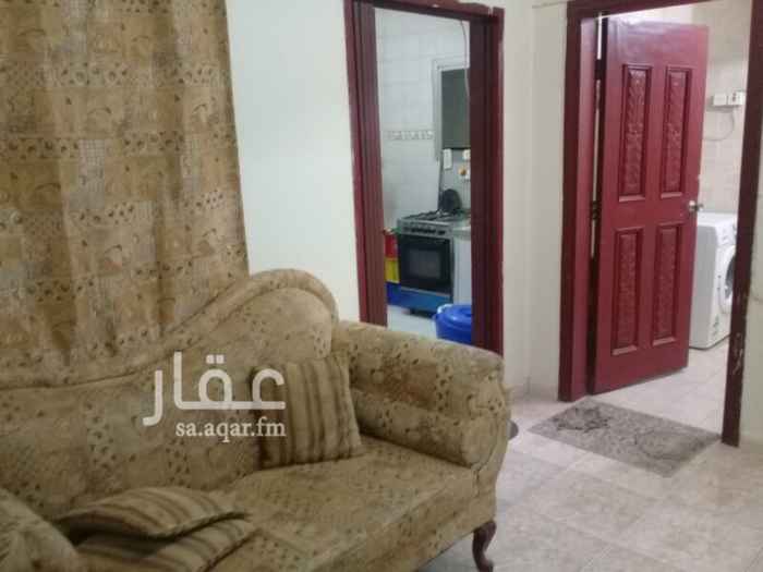 1161754 مطلوب شخص مصري للمشاركه في شقه عزاب بشارع الخزان حي الوشام الشقه نظيفه جدا ويوجد بها عفش والاجهزه المطلوب ايجار 6 شهور 3600 ريال الشقه غرفتين وصاله وطرقه ومطبخ وحمامين و رجاء لا يكلمني الا الجاد العماره فيها 2 مصعد ويوجد بالشارع كل الخدمات التواصل على الجوال / 0539355163
