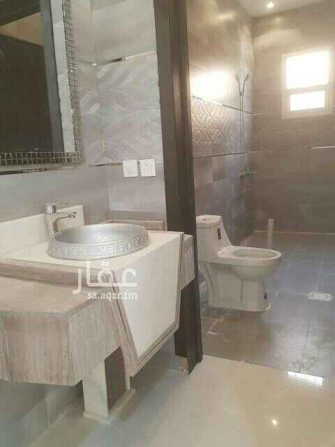 1597104 فيلا جديده شغل ممتاز بها ديكورات اناره مخفيه للبيع
تتكون من
شقتين
شقه أربع غرف وصالة دورتين مياه
شقه ثلاث غرف وصالة دورتين مياه
الفيلا تتكون من
مجلس رجال ومجلس نساء وصاله ومقلط
ثلاث غرف نوم منها غرفه ماستر
يوجد ضمانات على السباكة والكهرباء
مشب وحوش ومدخل سياره غرفة غسيل
المساحه 450م
الشارع 20 جنوبي
السعر مليون 250ألف سوم
للإستفسار
0539524570
مكتب سكن الضاحية العقاري