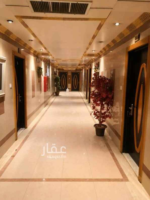 1511645 عمارة شبه جديدة بحي الملز أمام منتزة الملك عبدالله بها شقق عوائل للايجار ، عبارة عن :
غرفة نوم ، صالة ، مطبخ ، دورة مياة.
يوجد شقق بالدور الأرضي والأول والثاني.
المميزات :
*مكيفات راكبة
*مطابخ راكبة
*انترنت مجاني
*كهرباء مستقلة
*حراسة دائمة
*مواقف أرضية وخارجية
*نظام دفاع مدني
*مصاعد بالعمارة
*كل الغرف تطل على الشارع
*قريب للاسواق والخدمات
*قريب للمدارس الحكومية والاهلية
*بجانبها كافيهات
*بجانب منتزة الملك عبدالله
