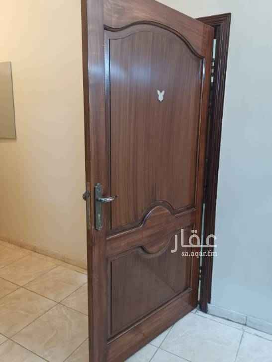 1657024 شقه للإيجار في باقدو
ثلاث غرف وصاله ودورتين مياه