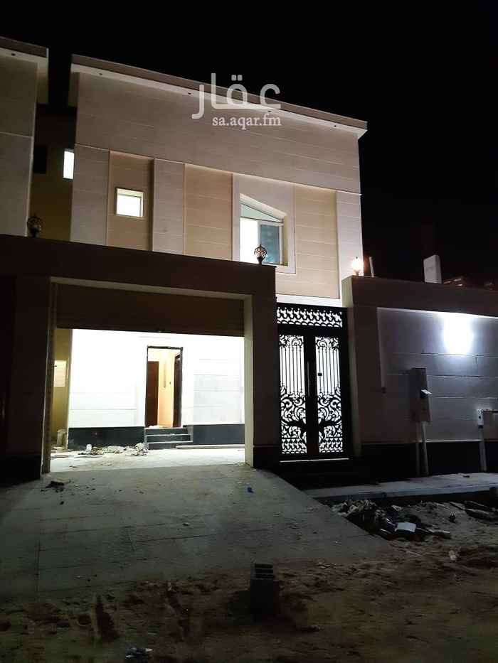 1761055 دبلكس للبيع الضاحية
@ يتكون من دورين وملحق
@ الأرضي :- مجلس رجال و صالة كبيره ومجلس حريم ومطبخ
@ دور ثاني فوق الأرضي :- أربعة غرف نوم منها غرفتين نوم ماستر وصالة كبيرة
@ الملحق :- غرفتين نوم وصاله وغرفة غسيل
@ قواعد شريطيه وعليه جميع الضمانات
@ الموقع ممتاز خالي من المستنقعات تماما
@ البيت جاهز للتقيم