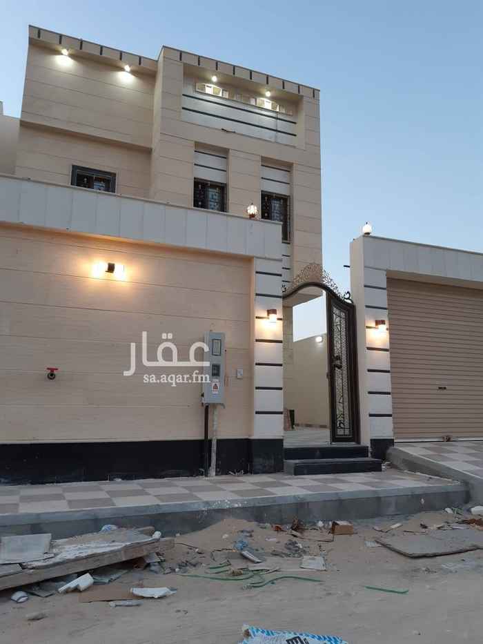 1761061 @ دبلكس شبه منفصل للبيع الضاحية
@ يتكون من دورين وملحق
@الأرضي :- مجلس رجال ومقلط مجلس حريم وصاله ومطبخ
@ دور ثاني فوق الأرضي :- أربعة غرف نوم منها غرفتين نوم ماستر وصالة كبيرة
@ الملحق :- غرفتين نوم وصاله وغرفة غسيل
@ قواعد شريطيه وعليه جميع الضمانات
@الموقع ممتاز خالي من المستنقعات تماما
@البيت جاهز للتقيم